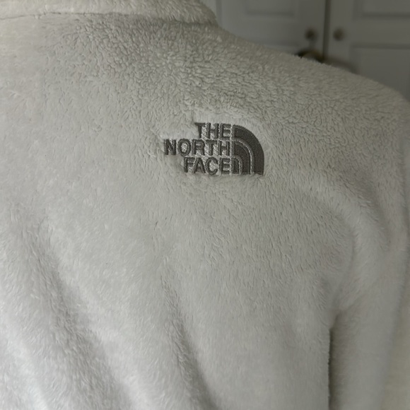 The North Face Women's White Fleece Jacket - Picture 6 of 8